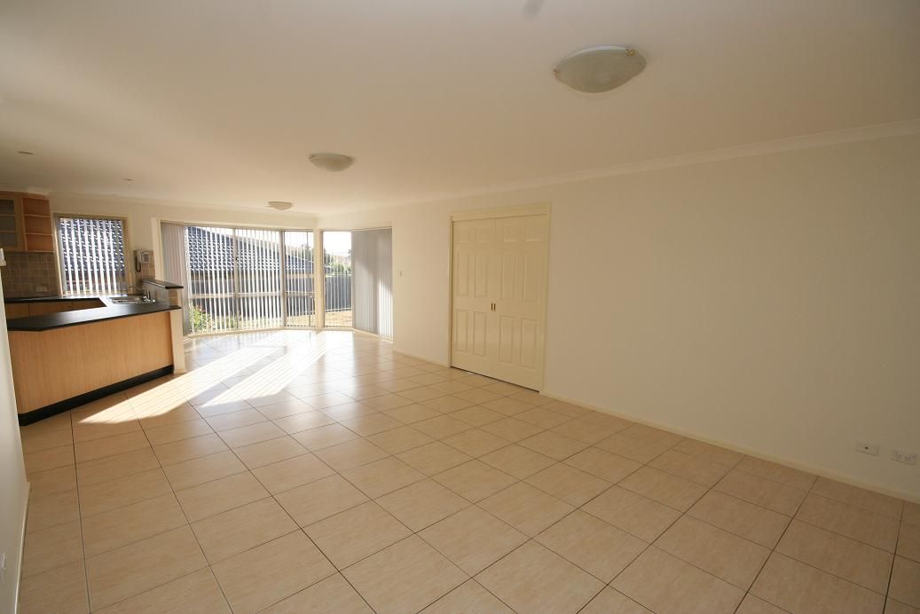 128 Waterfall Drive, Jerrabomberra, NSW 2619