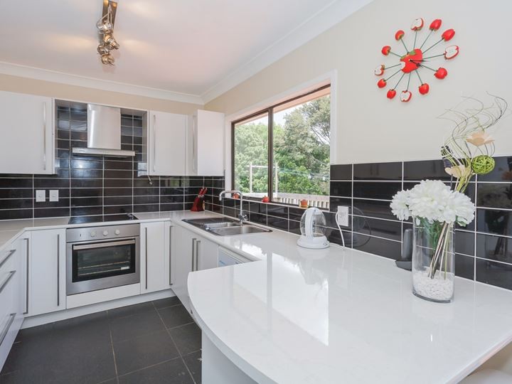 104 Spinella Drive, Glenfield, North Shore City