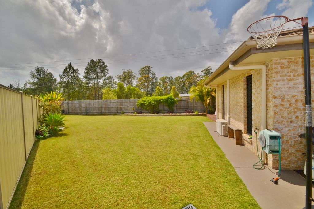 15 Earl Court, Landsborough, QLD 4550