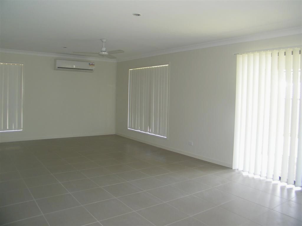 12 Iris Road, Kirkwood, QLD 4680