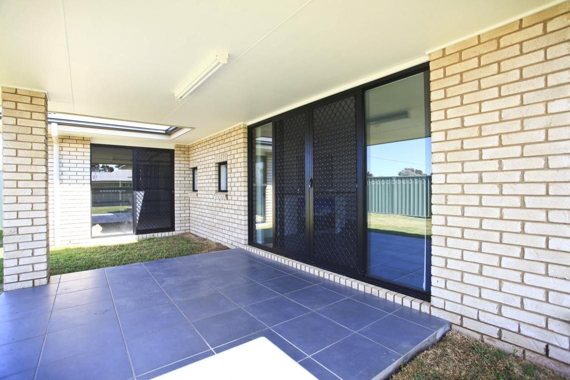8 Best Street, Parkes, NSW 2870