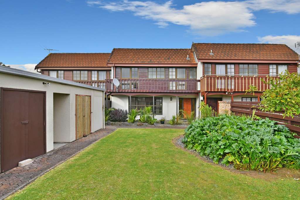 2/31A Watson Place photo 4