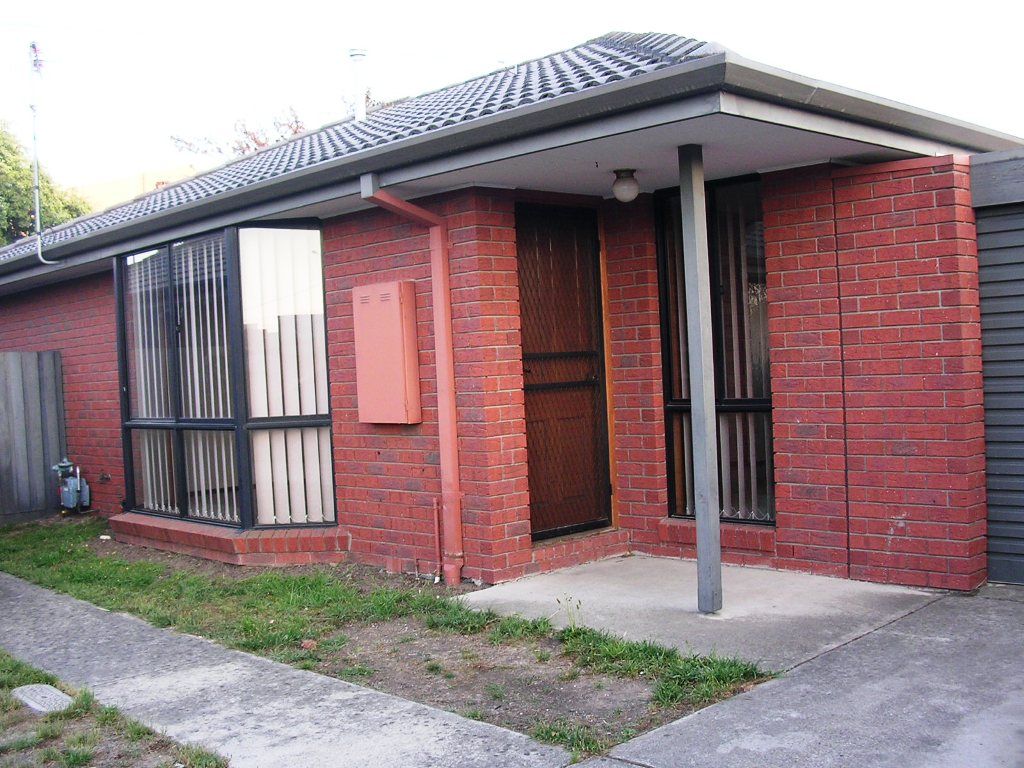 2/6 Birdwood Avenue, Sebastopol, VIC 3356