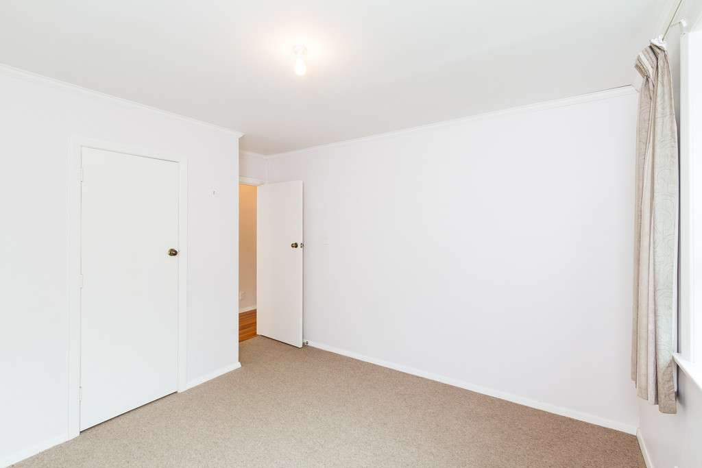 353 Stokes Valley Road photo 9