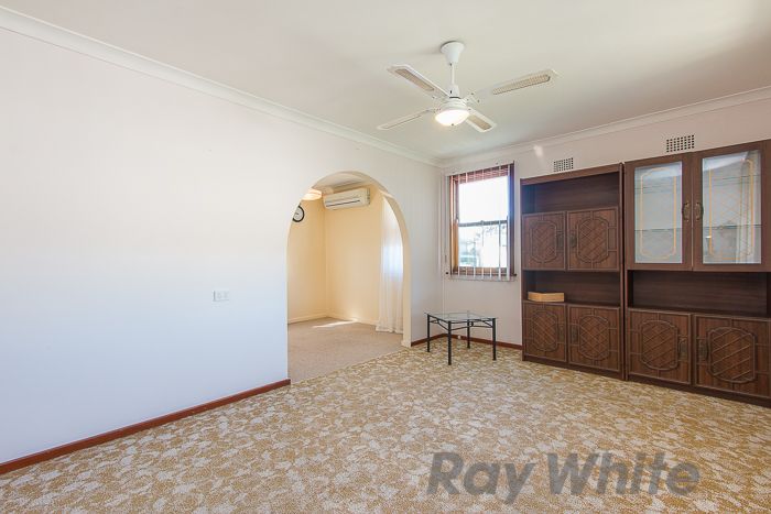 4 Pine Place, Gateshead, NSW 2290