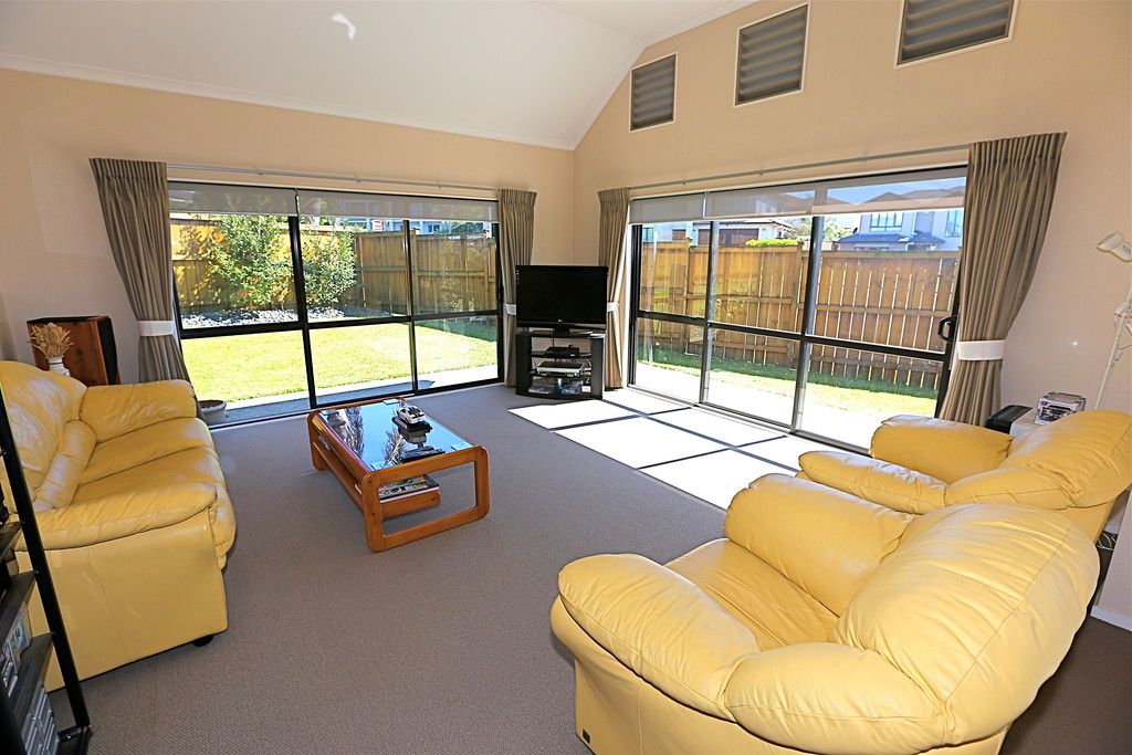 5 Siedeberg Drive, Flat Bush, Manukau City
