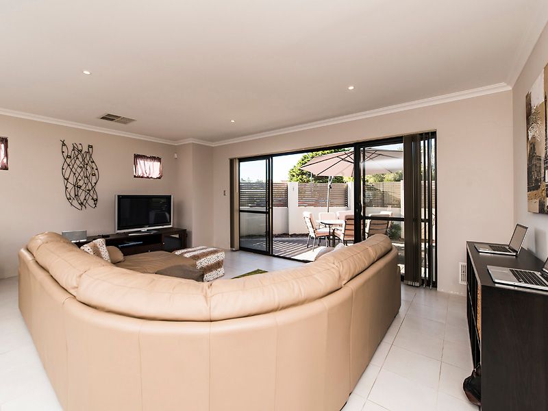 1/9 Harrison Street, Rockingham, WA 6168