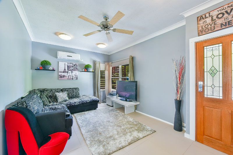 14 Bundarra Road, Campbelltown, NSW 2560