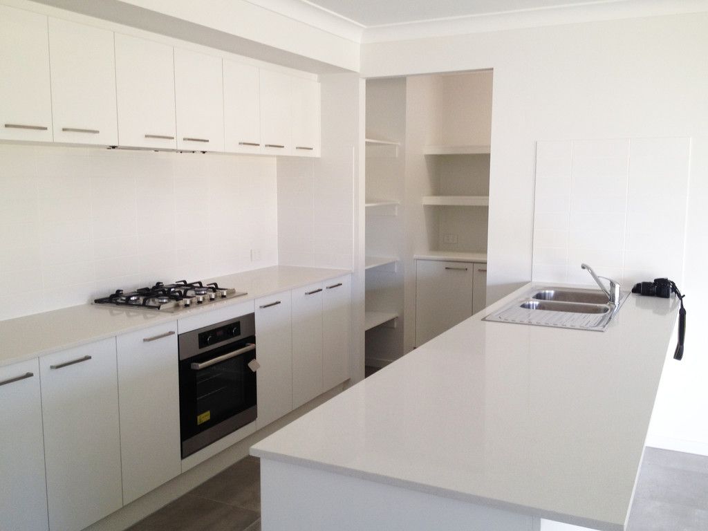 21 Greenview Avenue, South Ripley, QLD 4306