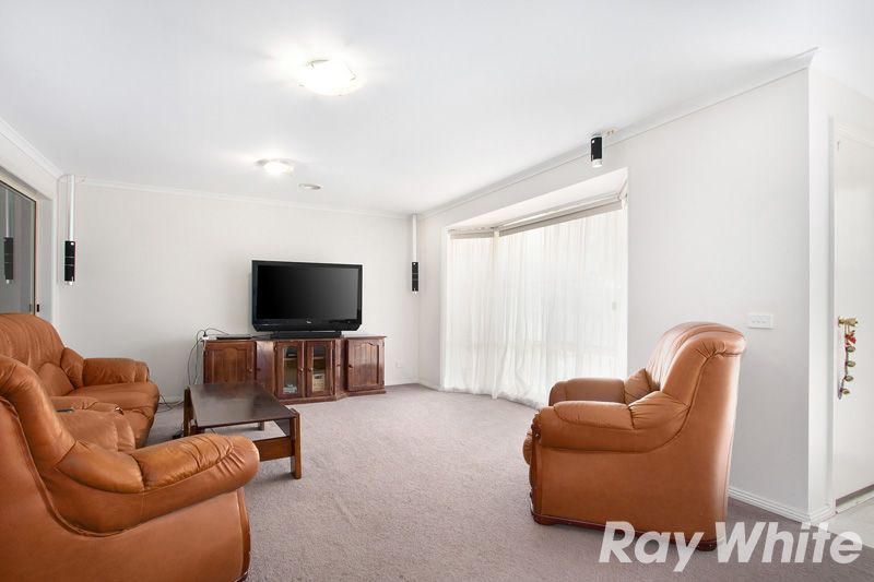 21 Ash Crescent, PAKENHAM, VIC 3810