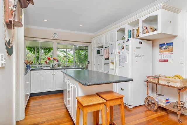 18 Parkridge Drive, Withcott, QLD 4352