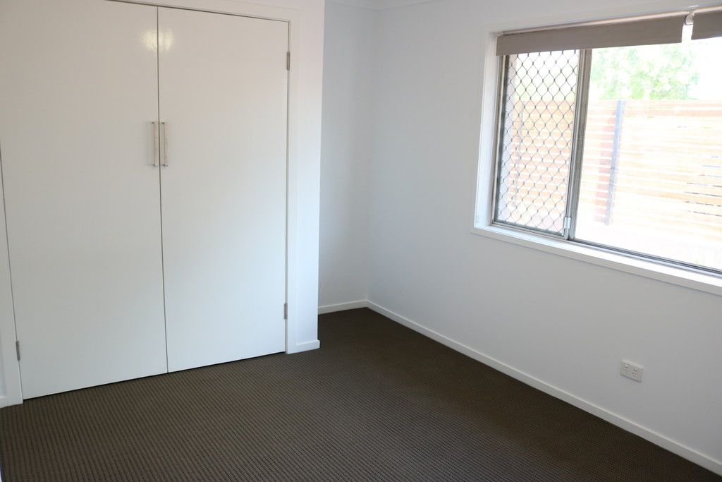 2/44 Glebe Road, Newtown, QLD 4305