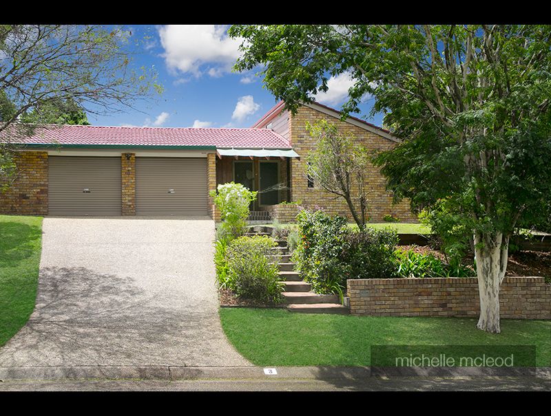 3 The Peninsula, Sovereign Islands QLD 4216