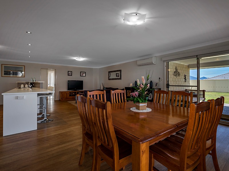 12 Derna Parade, Wandina, WA 6530