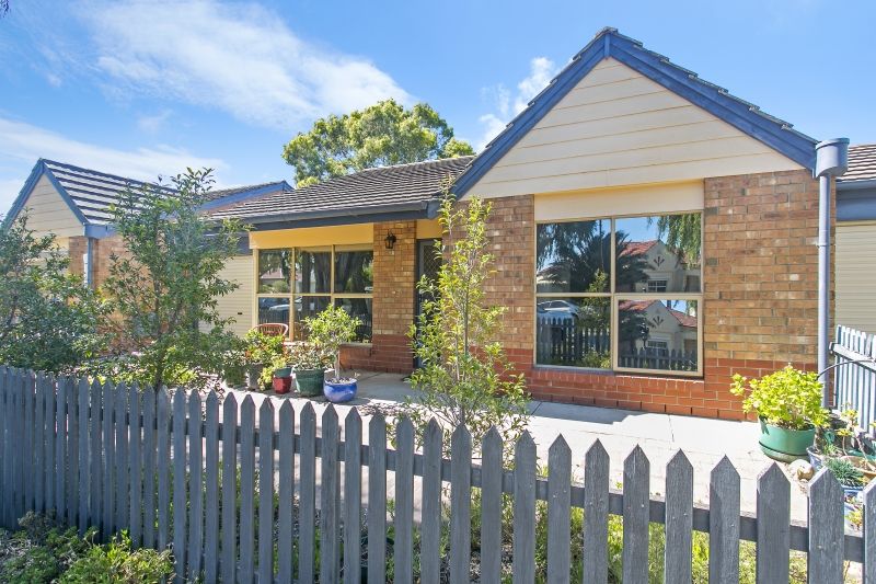 2 Junction Street, Largs Bay SA 5016