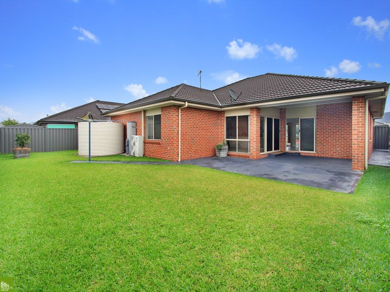 9 Shoreline Avenue, HAYWARDS BAY, NSW 2530