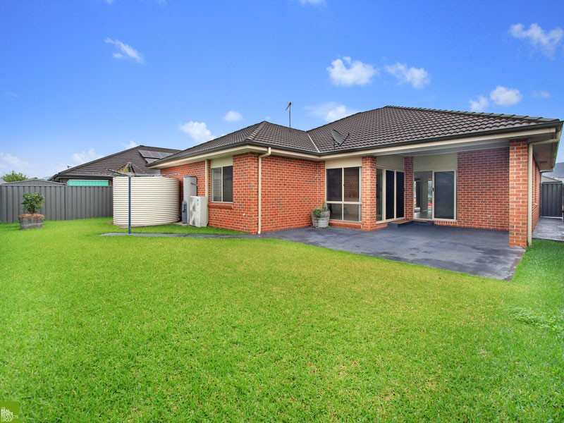 9 Shoreline Avenue, HAYWARDS BAY, NSW 2530