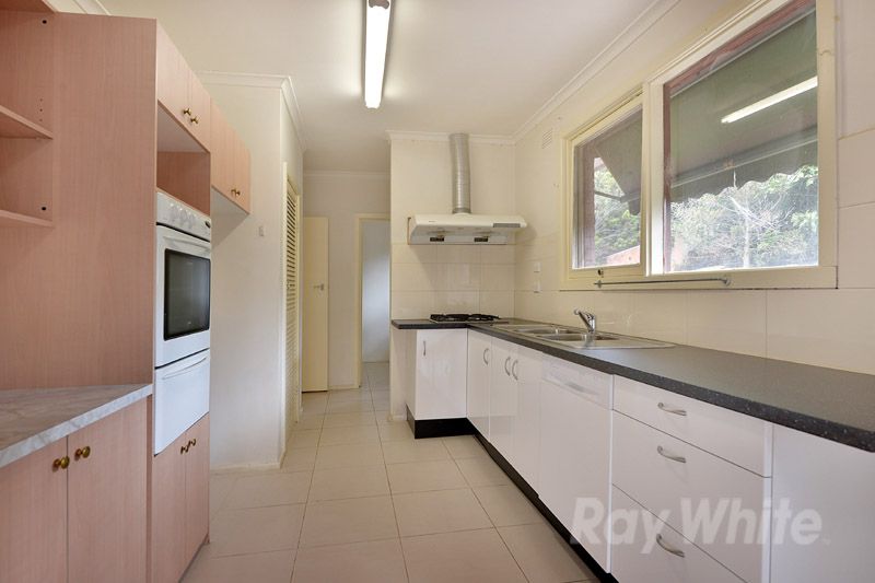 5 Warrawee Road, Wantirna South, VIC 3152