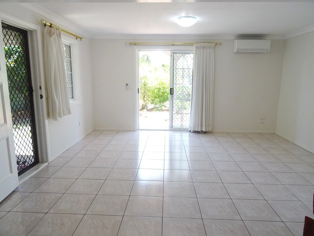 2/14 Warrie Close, Paradise Point, QLD 4216