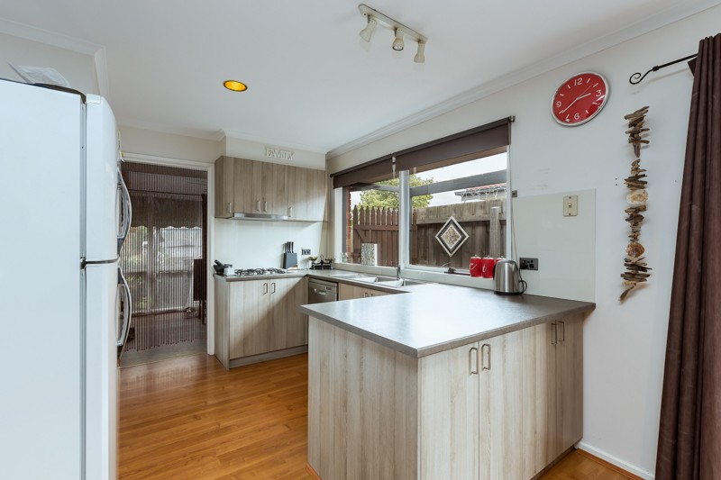 27 Mitchell Road, Melton South, VIC 3338