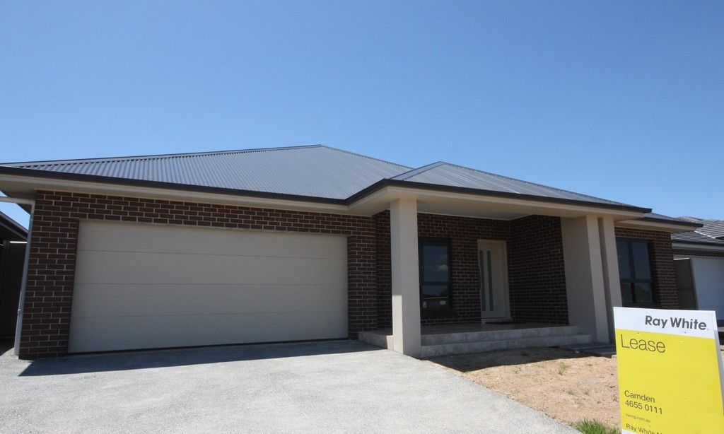 15 McGovern street, Riverside, Spring Farm, NSW 2570