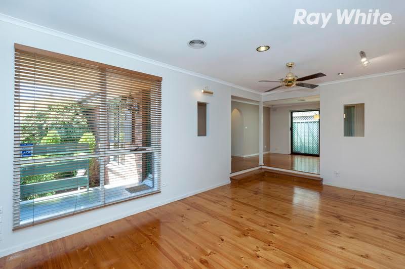 35 Kurrajong Crescent, Watsonia North, VIC 3087