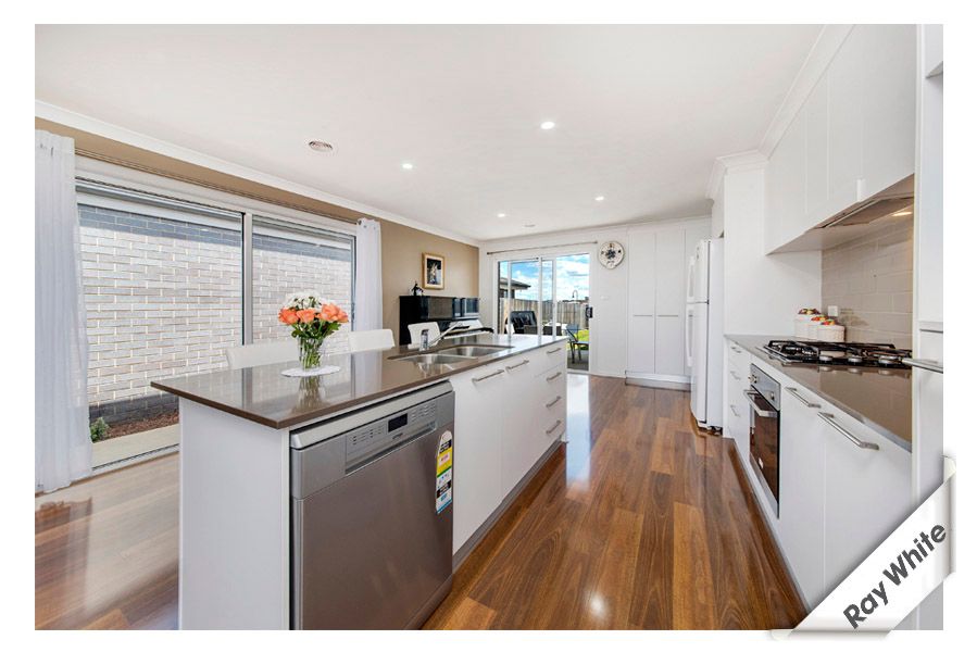 17 Hilda Kincaid Crescent, Macgregor, ACT 2615