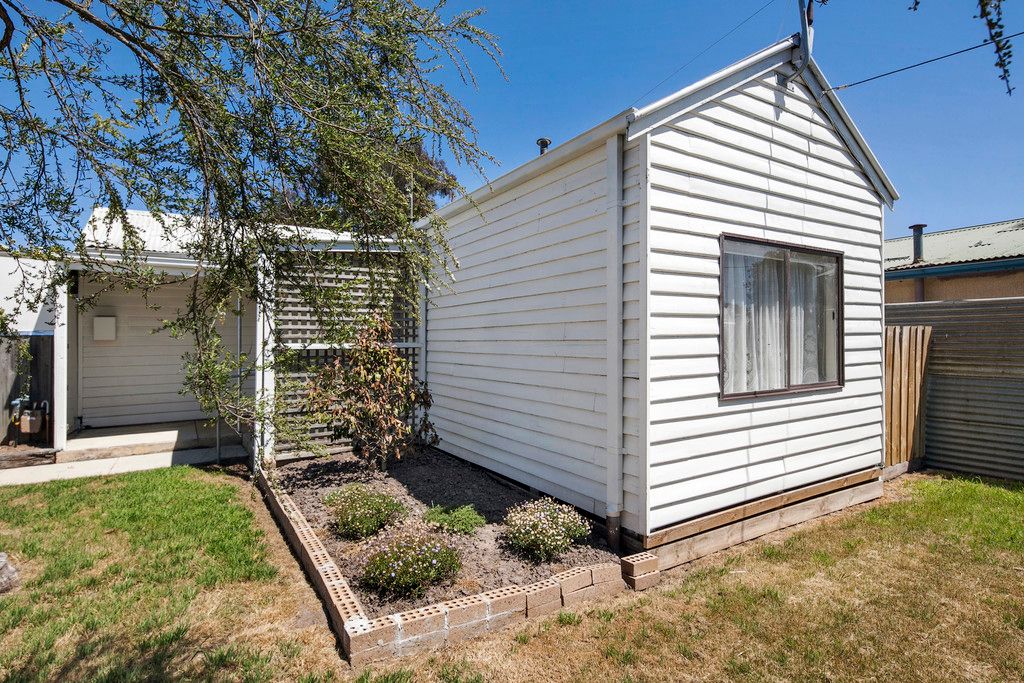 10 Albion Street, Sebastopol VIC 3356
