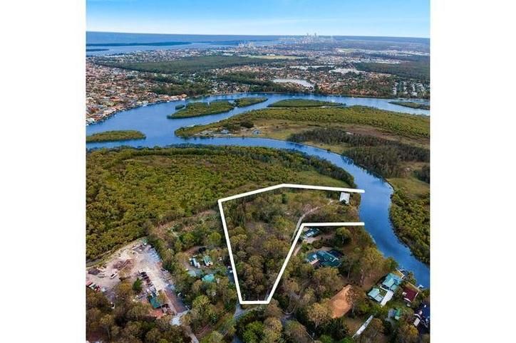 100 Crescent Avenue, Hope Island, QLD 4212