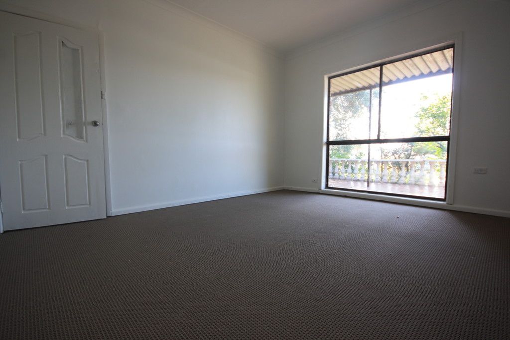 33 Carlisle Street, Ingleburn, NSW 2565