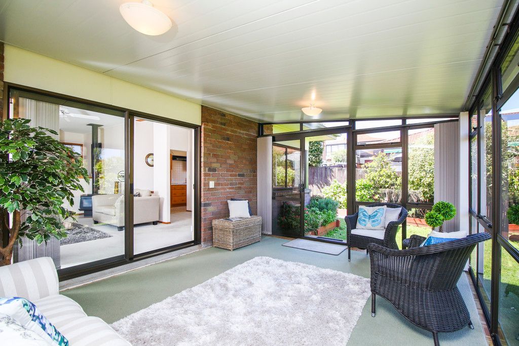 1/15 Essington Place, Half Moon Bay, Manukau City