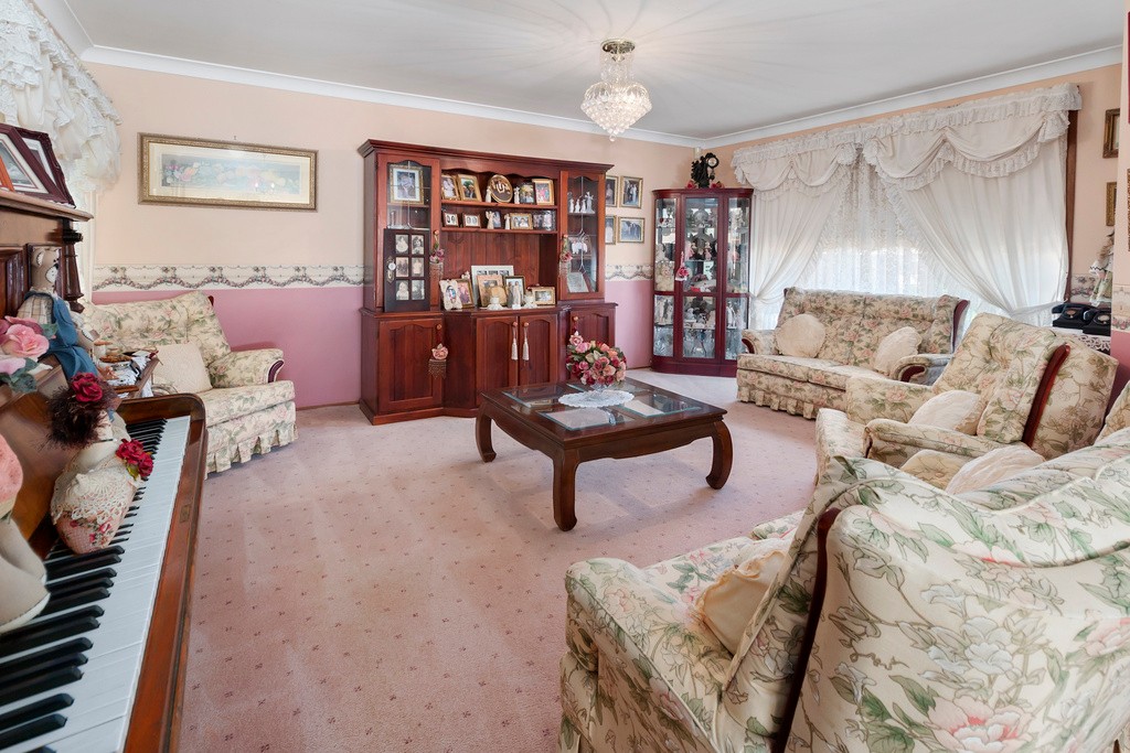 4 Coffs Harbour Avenue, Hoxton Park, NSW 2171