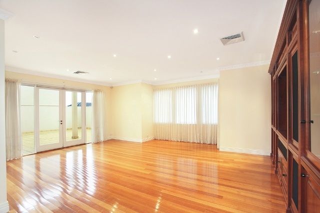 7 Tara Grove, CARNEGIE, VIC 3163