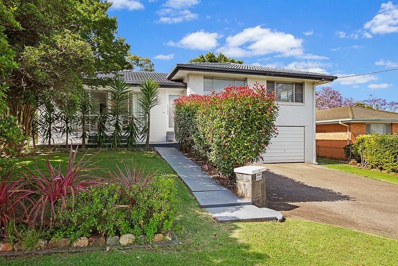 9 Barrymount Crescent, MOUNT LOFTY, QLD 4350