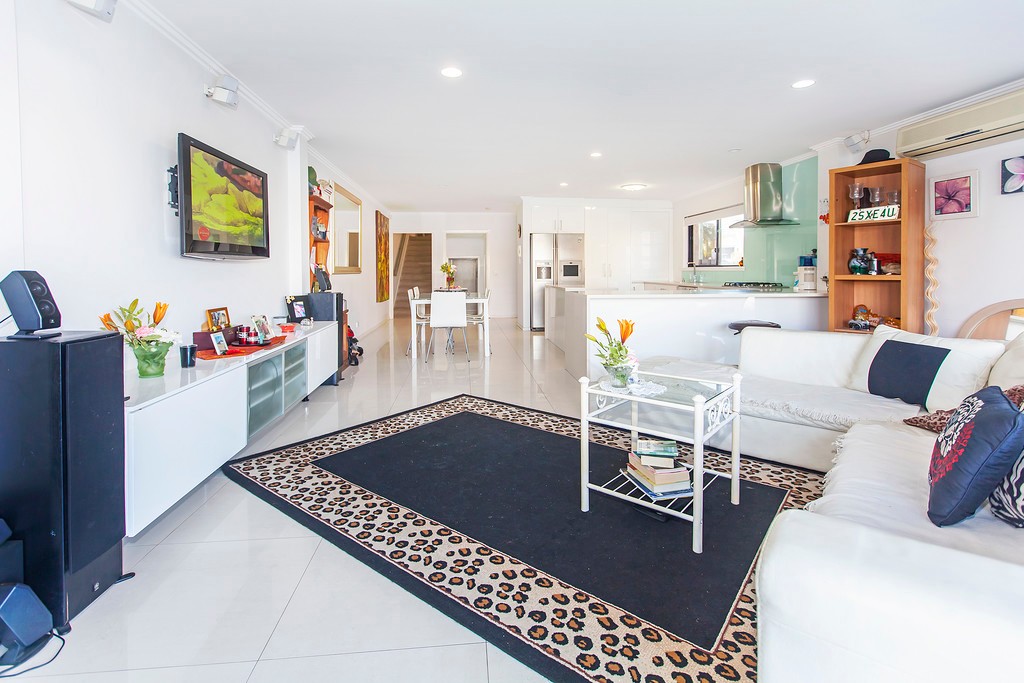 2/8 Holborow Close, Surfers Paradise, QLD 4217