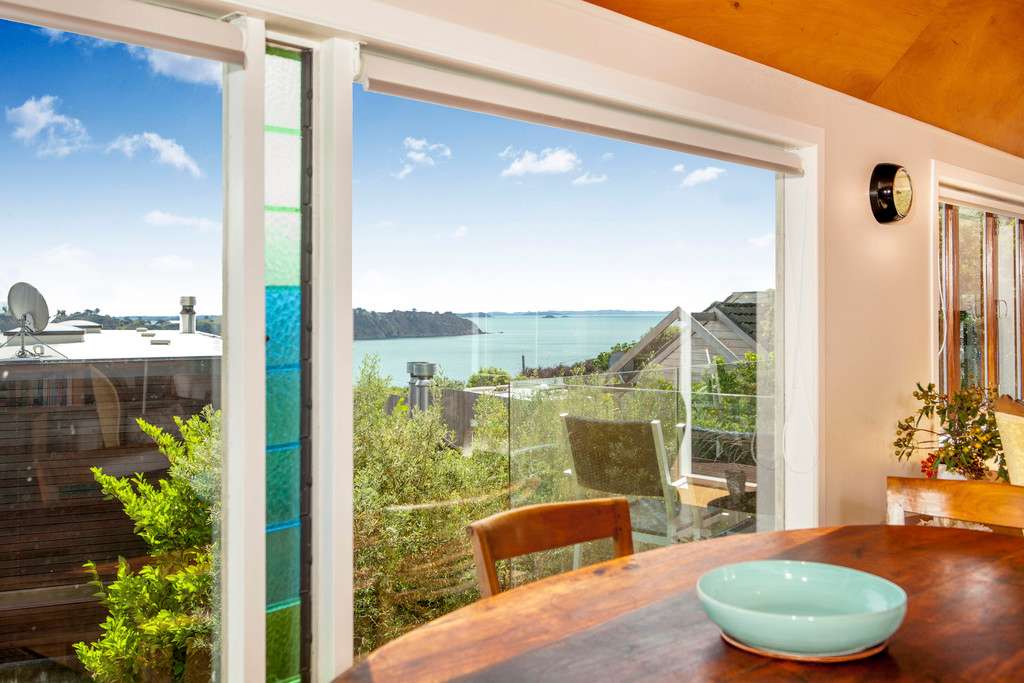 23 Waiheke Road photo 4