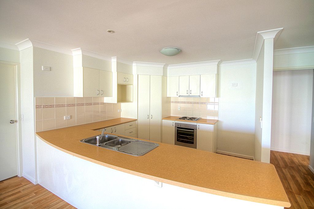 Flinders View, QLD 4305