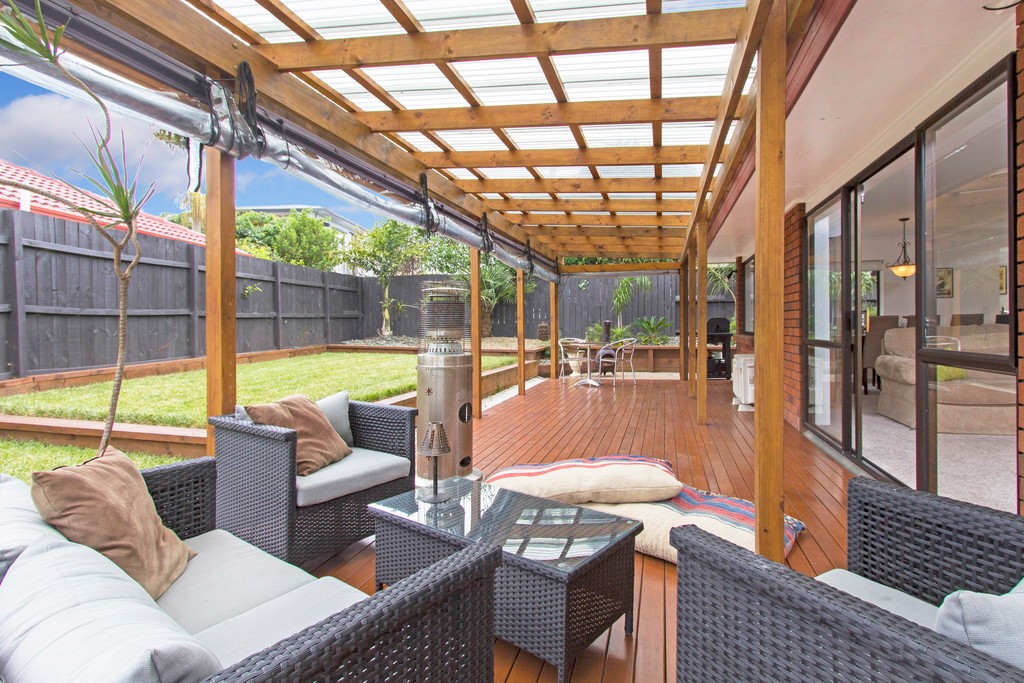 2/50 Channing Crescent, Botany Downs, Manukau City