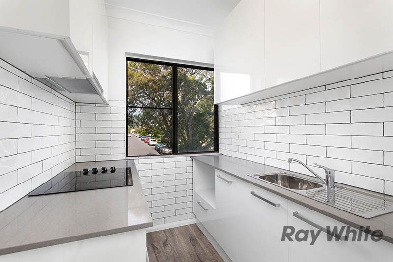 2/4 Pleasant Avenue, North Wollongong, NSW 2500