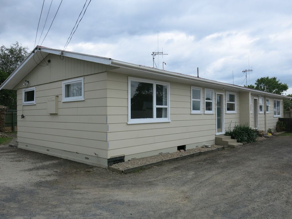 8a and 8b Lee Place, Bader, Hamilton City