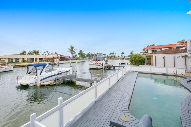 7 Samarai Avenue, Runaway Bay, QLD 4216