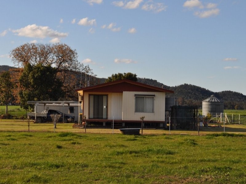 "Rebel Lodge" Pye Street, Eugowra, NSW 2806