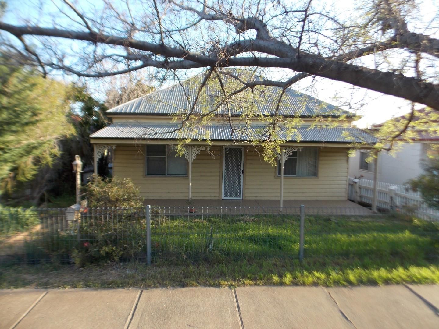 106 Clarinda Street, Parkes NSW 2870