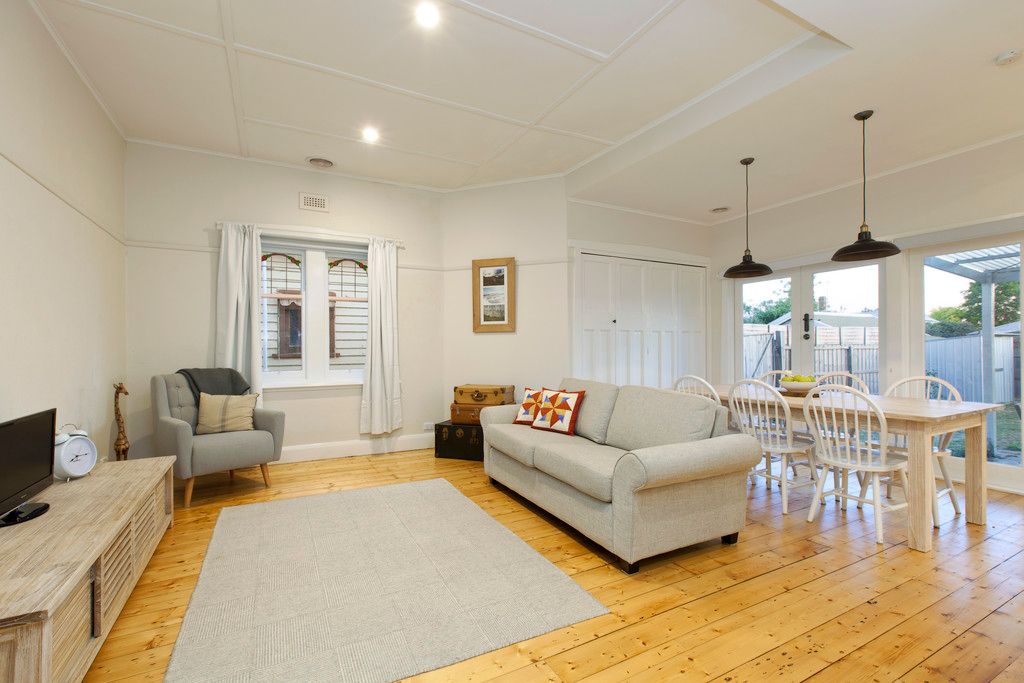 11 Nightingale Street, Newington, VIC 3350