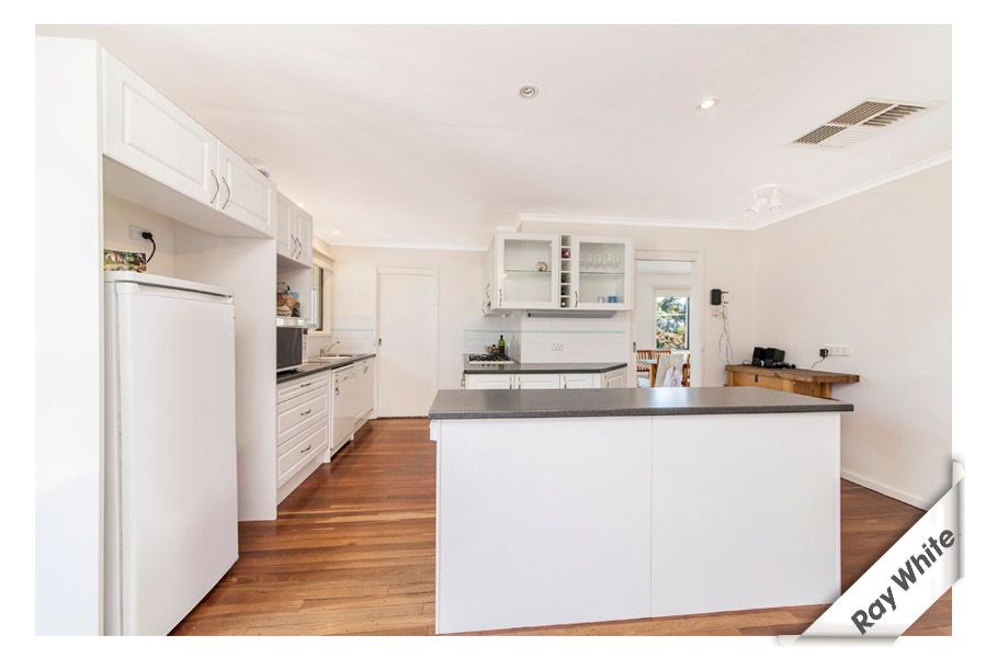 2 Alfred Hill Drive, Melba, ACT 2615