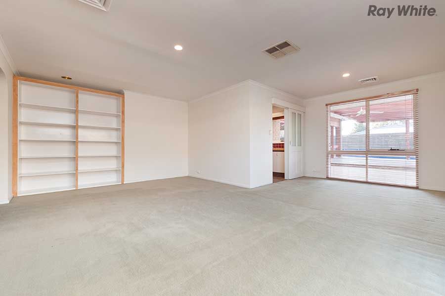 3 Pukaki Court, Taylors Lakes, VIC 3038