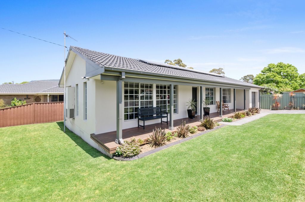 5 Hamilton Road, Albion Park NSW 2527