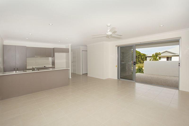 1/8 Silver Wattle Grove, Peregian Springs, QLD 4573
