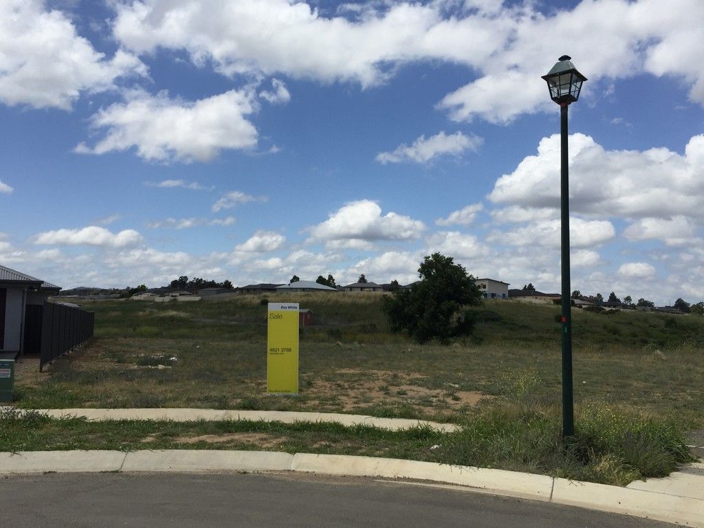 79 Mewburn Drive, Goulburn, NSW 2580