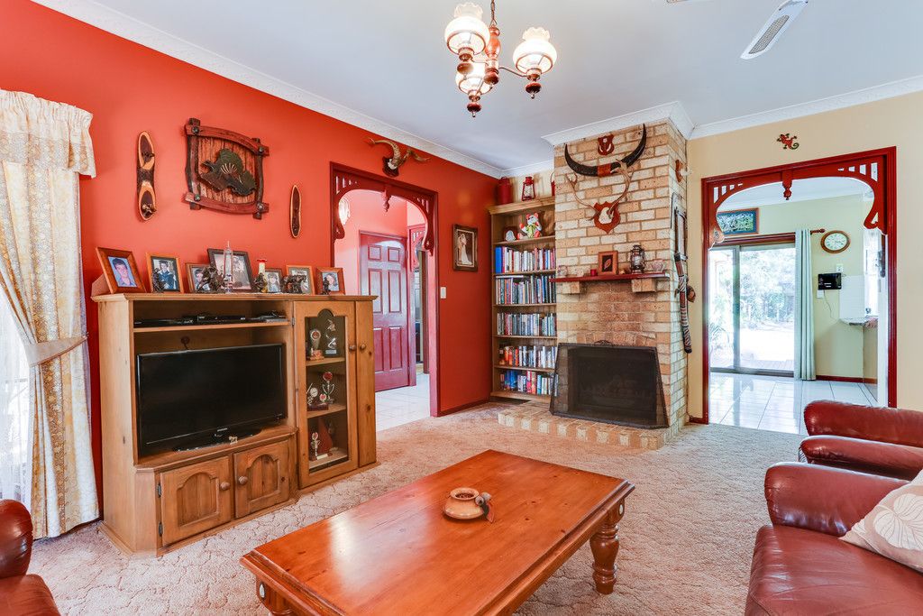 13 Renoir Crescent, Forest Lake, QLD 4078